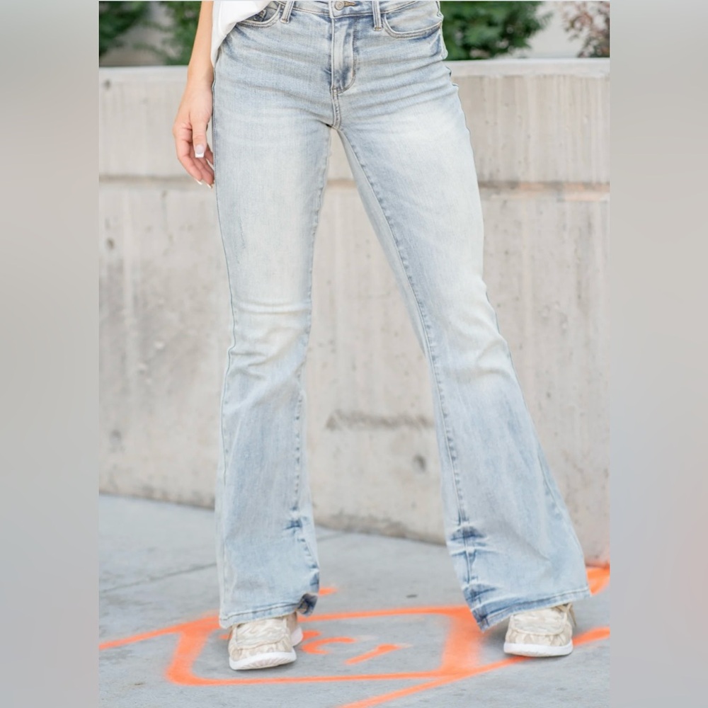 Judy Blue Flare Fit Jeans - Picture 6 of 16